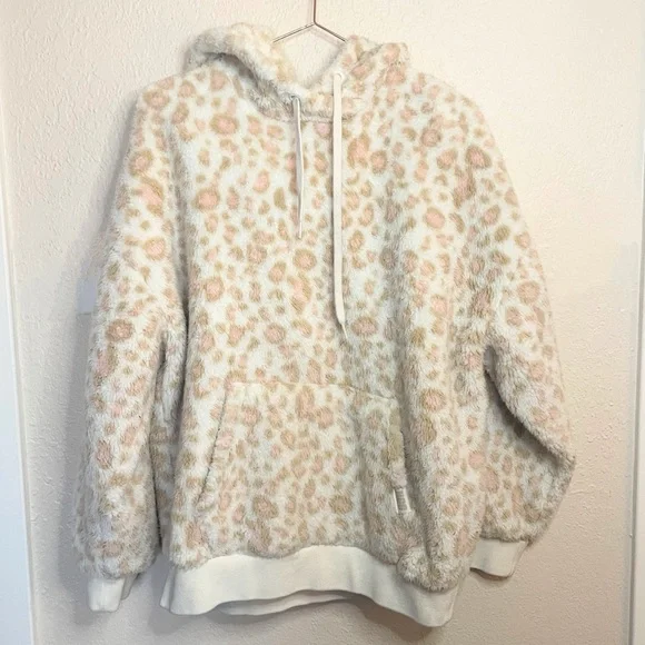 UGG Leopard Loyra Sherpa Hoodie Cozy Cabin Core Lounge Sweatshirt Medium - Picture 2 of 7